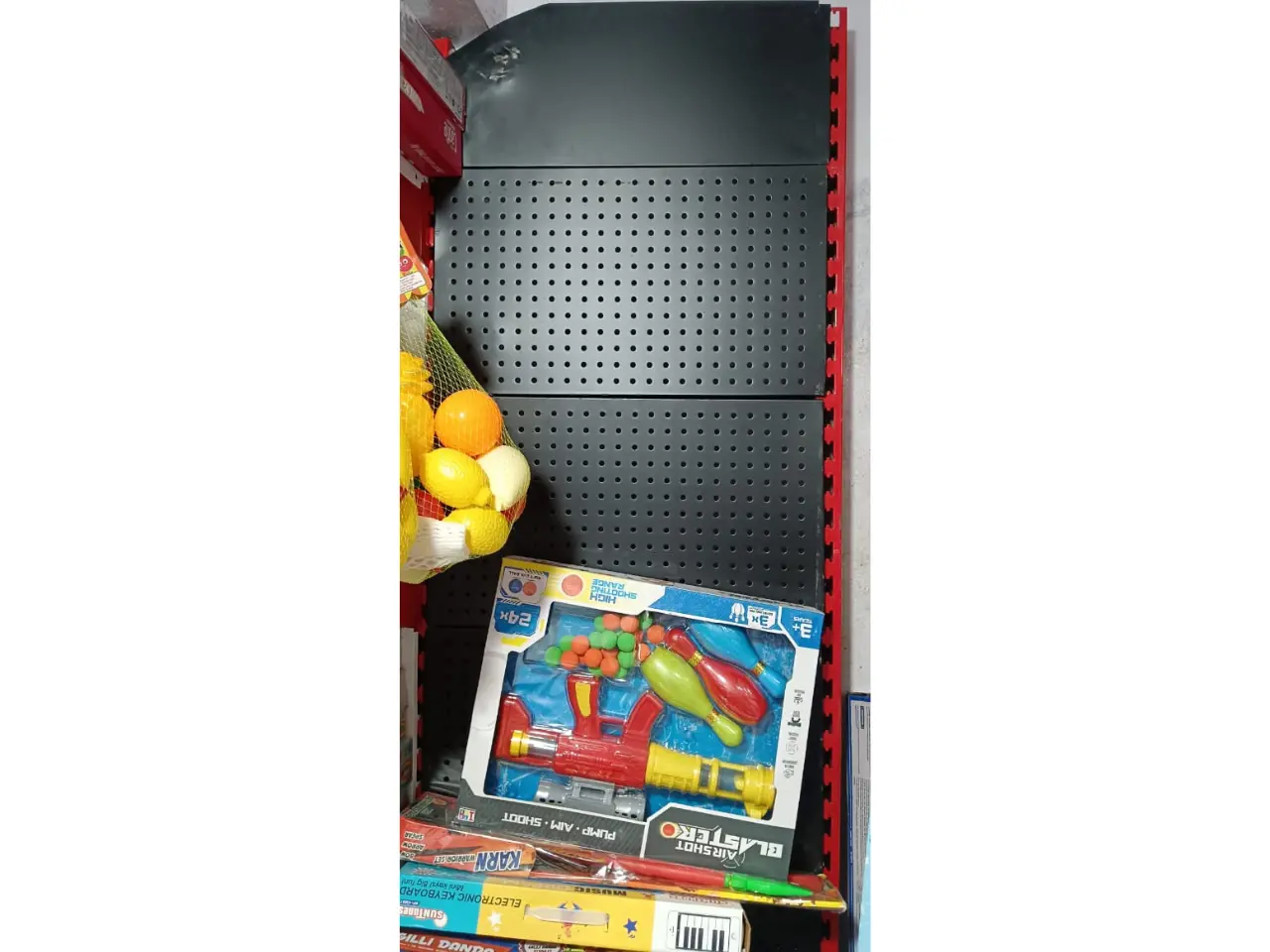 174038286_Perforated display Racnhi.webp